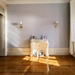 Rent a room of 175 m² in Porto