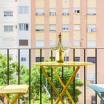 Rent a room of 100 m² in valencia