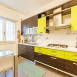 Rent 4 bedroom apartment of 120 m² in Milan