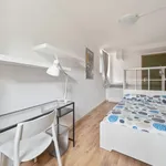 Rent 5 bedroom apartment in Milan