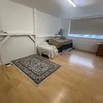 Rent 4 bedroom flat in Wales