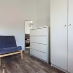 Rent a room of 95 m² in Valencia