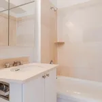 Rent 1 bedroom apartment of 54 m² in Manhattan