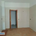 Affitto 3 camera appartamento di 80 m² in Naples