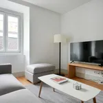 Rent 2 bedroom apartment of 990 m² in Lisbon