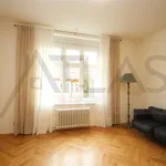 Pronajměte si 4 ložnic/e byt o rozloze 120 m² v Prague