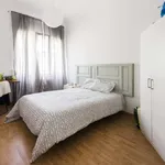 Rent a room of 150 m² in madrid