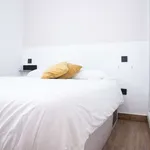 Rent 2 bedroom apartment of 64 m² in madrid