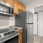 Rent 1 bedroom apartment of 55 m² in Oakland