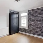 Rent 3 bedroom house in South East England