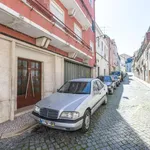 Rent a room in lisbon