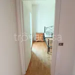 Rent 4 bedroom apartment of 70 m² in Adria