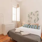 Rent a room of 90 m² in lisbon