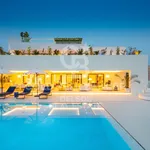 Rent 5 bedroom house of 274 m² in Marbella