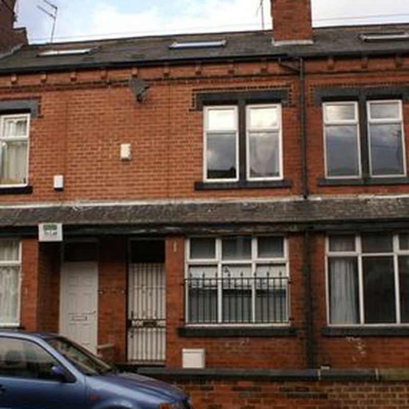 Terraced house to rent in Hartley Grove, Woodhouse, Leeds LS6