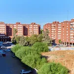 Rent 4 bedroom apartment in Seville