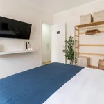 Rent 4 bedroom apartment in Barcelona