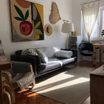 Rent a room of 80 m² in Lisbon