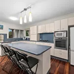 Rent 5 bedroom house in Mount Gravatt East