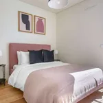 Rent 3 bedroom apartment of 122 m² in lisbon