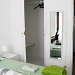 Rent a room of 100 m² in valencia