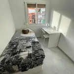 Rent 3 bedroom apartment in Barcelona