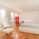 Rent 5 bedroom house of 320 m² in Rome