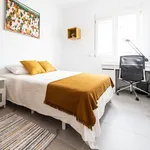 Rent 2 bedroom apartment of 474 m² in Valencia