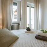 Rent 1 bedroom apartment of 44 m² in Florence