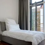 Miete 3 Schlafzimmer wohnung von 1345 m² in Berlin