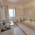 Affitto 4 camera appartamento di 140 m² in Palermo