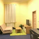 Pronajměte si 2 ložnic/e byt o rozloze 45 m² v Prague