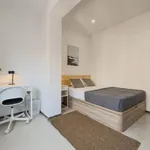 Rent 5 bedroom apartment in Barcelona