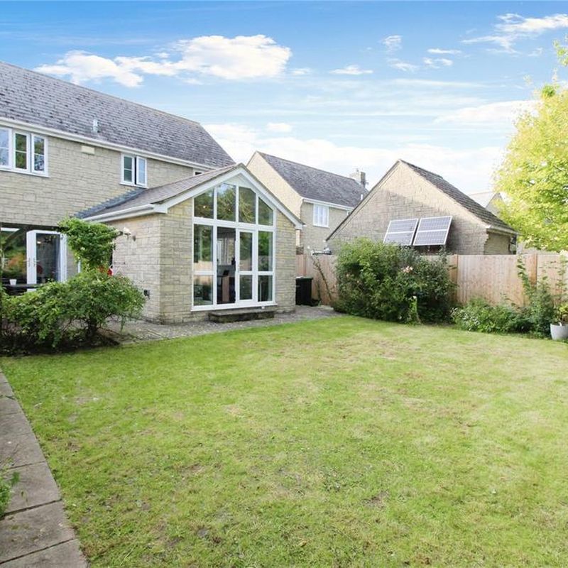 Sussex Farm Way, Yetminster... 4 bed detached house to rent - £1,800 pcm (£415 pw)