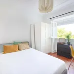 Rent a room of 100 m² in Lisboa