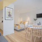 Rent 4 bedroom apartment of 45 m² in Porto