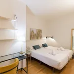 Rent 3 bedroom apartment of 40 m² in Barcelona