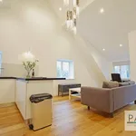 Rent 3 bedroom flat in Brighton