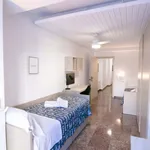 Rent a room of 160 m² in Valencia