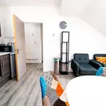 Rent 3 bedroom flat of 102 m² in Cardiff