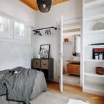 Rent 6 bedroom apartment of 105 m² in Barcelona