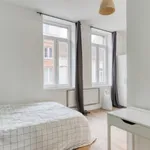 Appartement de 99 m² avec 5 chambre(s) en location à Lille