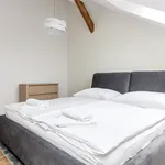 Pronajměte si 3 ložnic/e byt o rozloze 93 m² v Prague