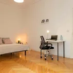 Rent a room in Madrid