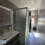 Affitto 3 camera appartamento di 78 m² in Naples