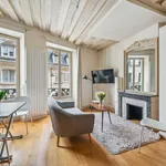 Appartement de 320 m² avec 1 chambre(s) en location à Paris