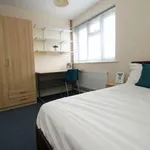 Rent 3 bedroom flat in Canterbury