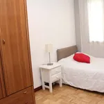 Rent 4 bedroom apartment of 79 m² in Madrid