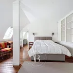 Rent 7 bedroom apartment of 187 m² in Paris