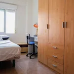 Rent a room of 80 m² in valencia